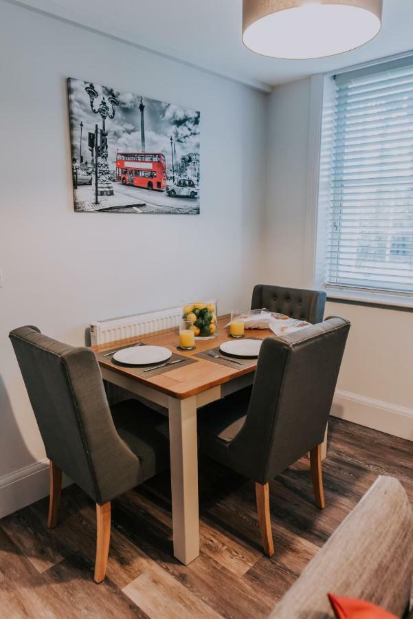 Cavendish House With Secure, Allocated Parking, 2 Mins Walk From Windsor Castle Bilik gambar
